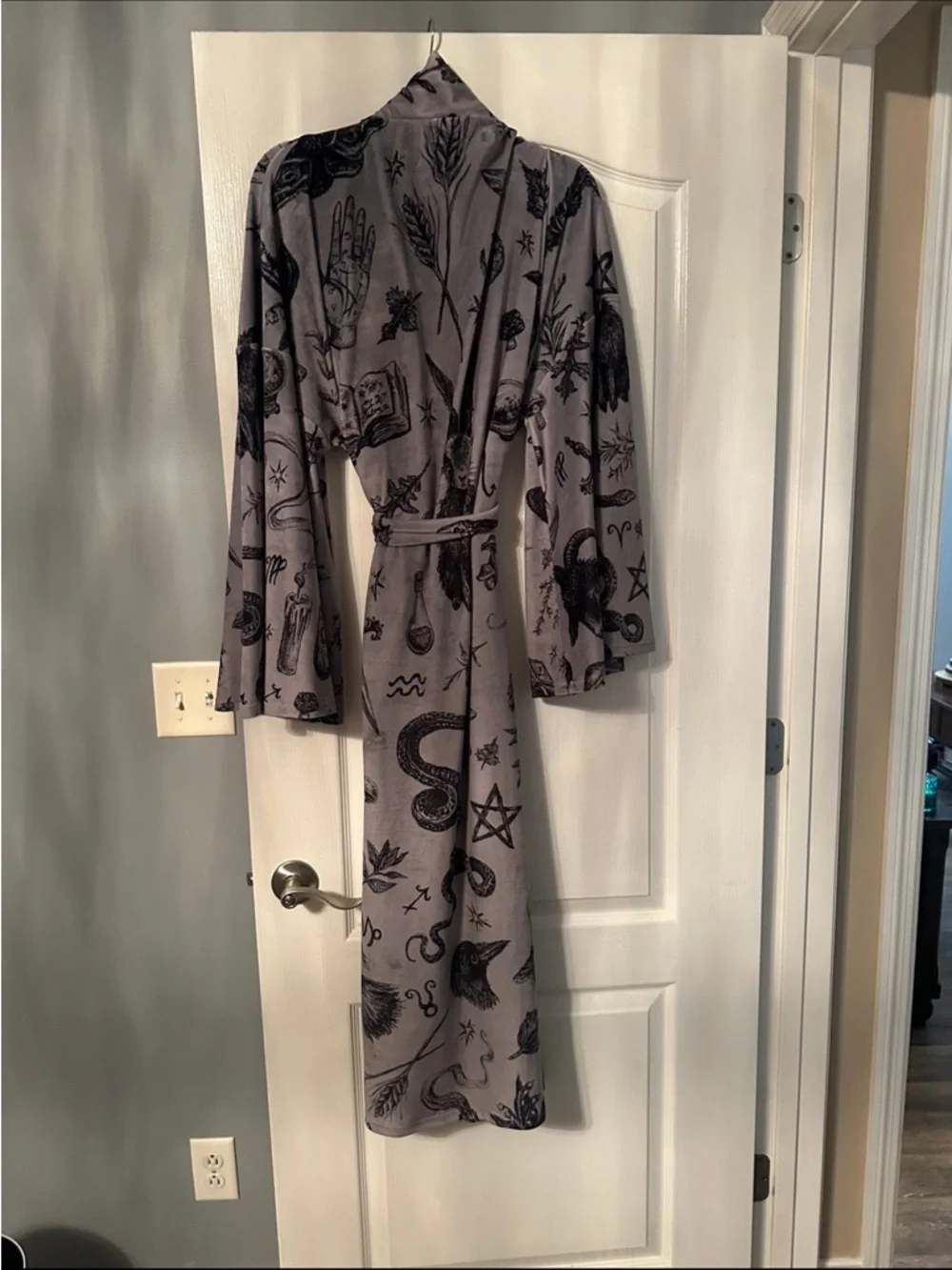 Brett Manning Art Witchy Musings Robe - Picture 2 of 11